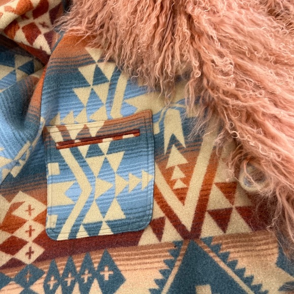 Lindsey Thornburg CANYONLANDS SHEARLING CLOAK - Picture 4 of 8